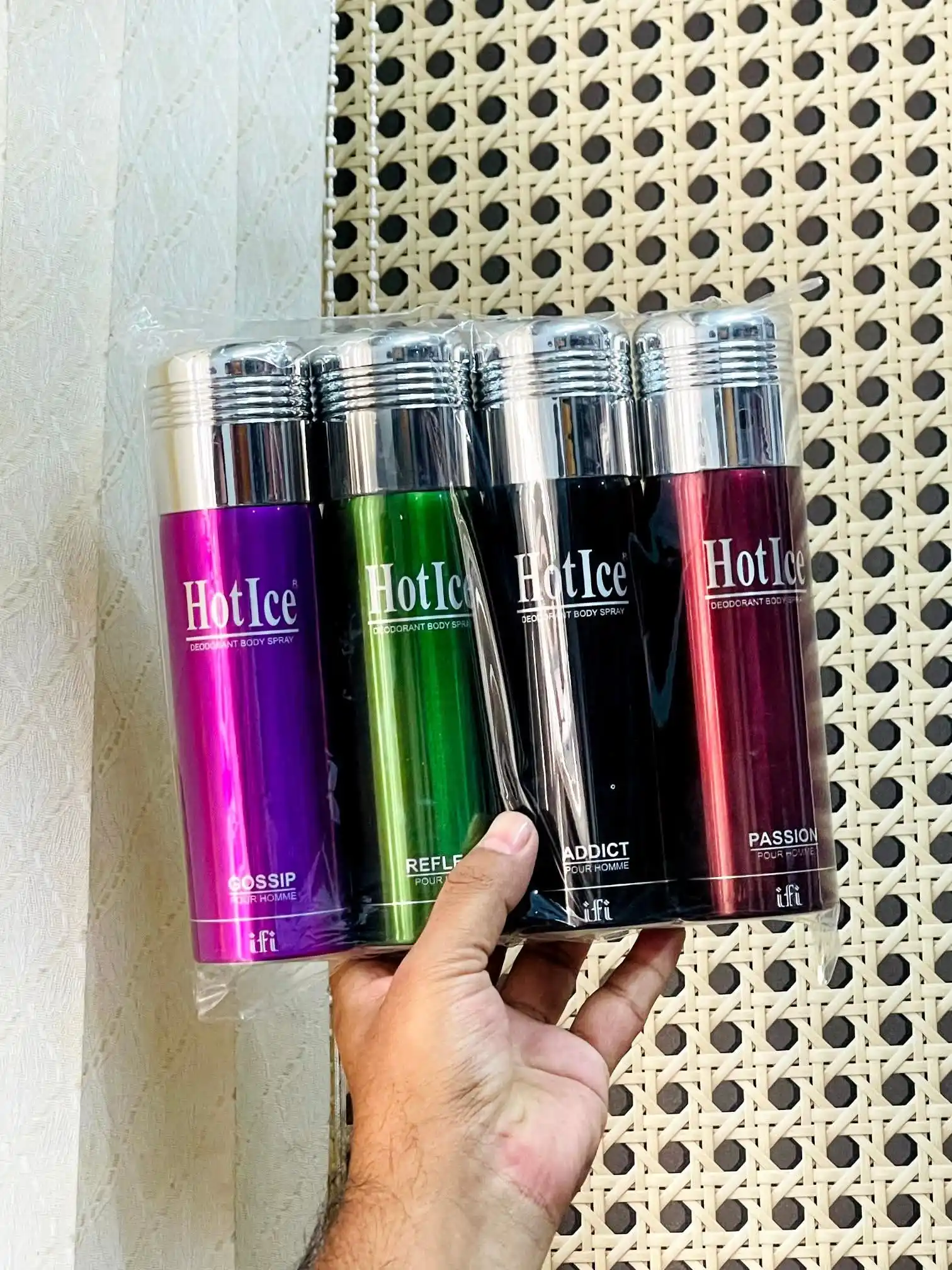 Hot Ice Body Spray Combo (4×200ml)২ টা বডি স্পে কম্বো অথবা আমাদের ওয়েবসাইটের যে কোন ২ টা পণ্য একসাথে অর্ডার কনফার্ম করলে সারা বাংলাদেশে হোমডেলিভারি চার্জ ফ্রী (অফারটি সীমিত সময়ের জন্য)